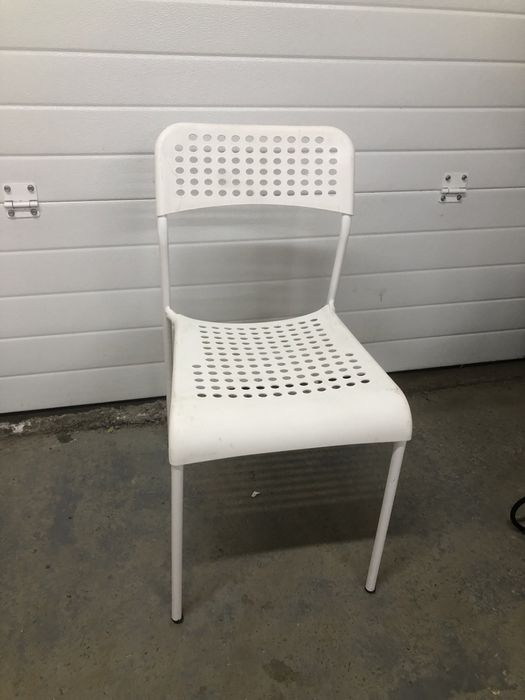 Стульчики в количестве 12 шт