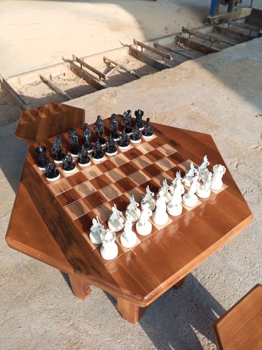 Шахматы из ореха