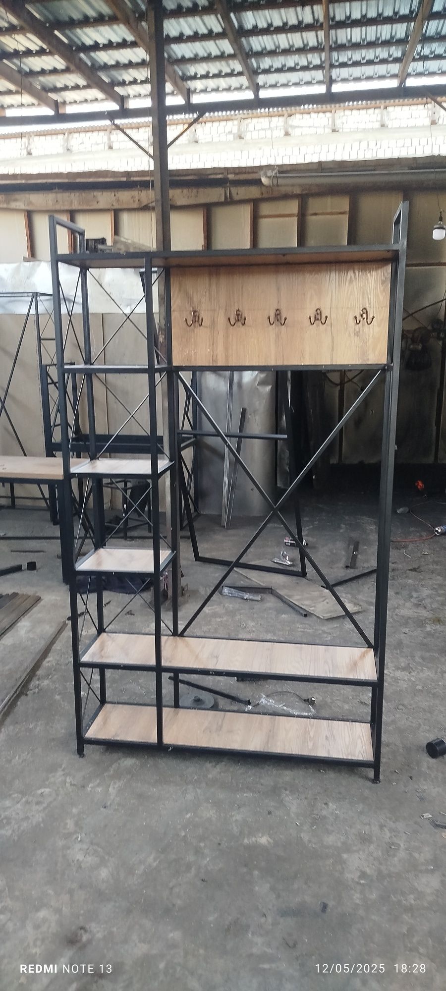 Loft mebellar loft veshilka