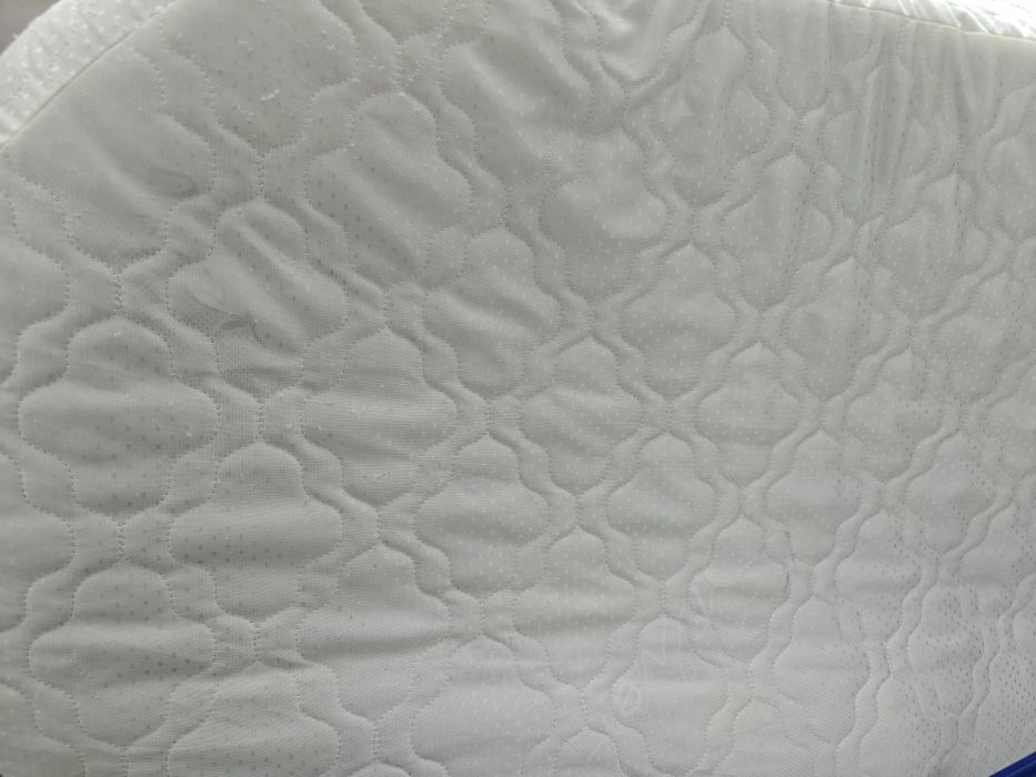 Продам матрас на детскую кроватку