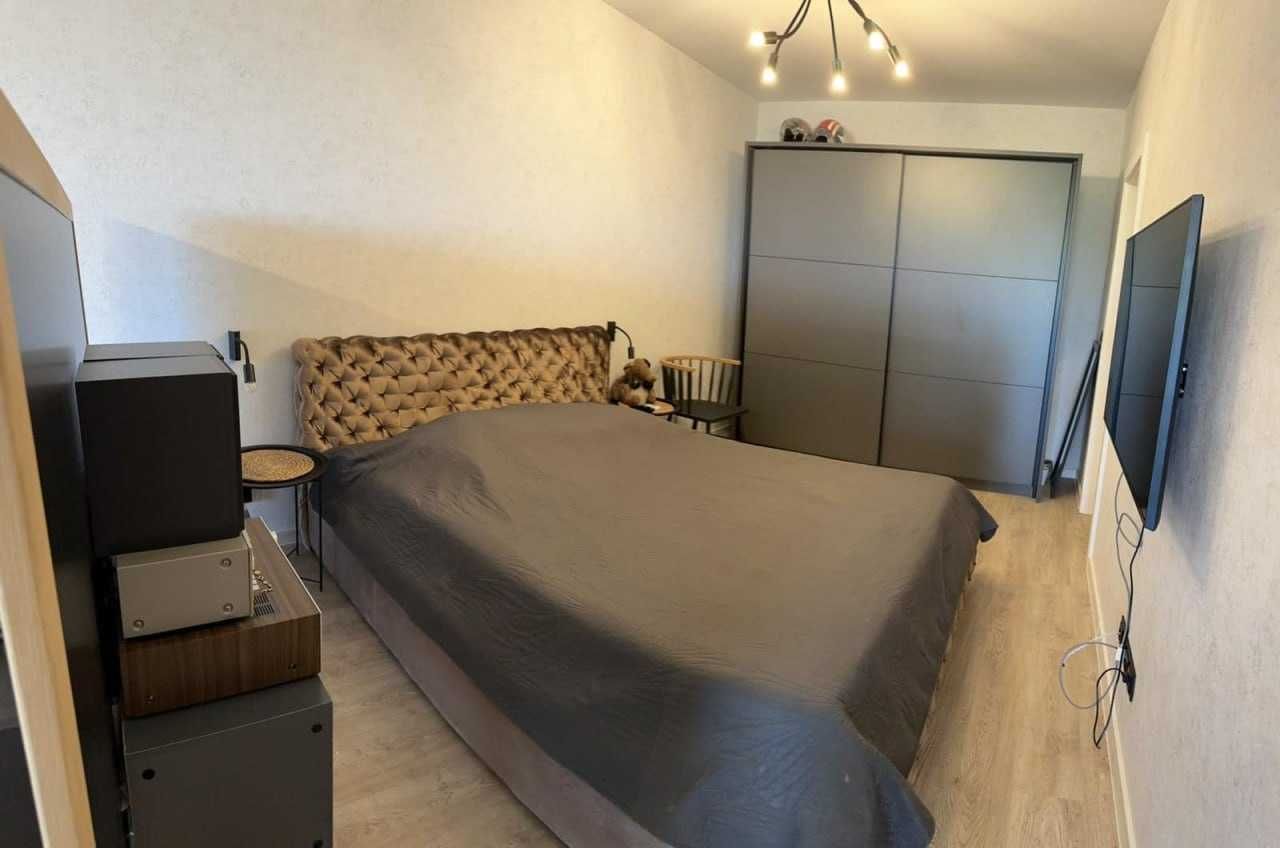 Дава се под наем Тристаен апартамент в Варна, Централна поща - 110 кв.м за 663 € - Снимка #5
