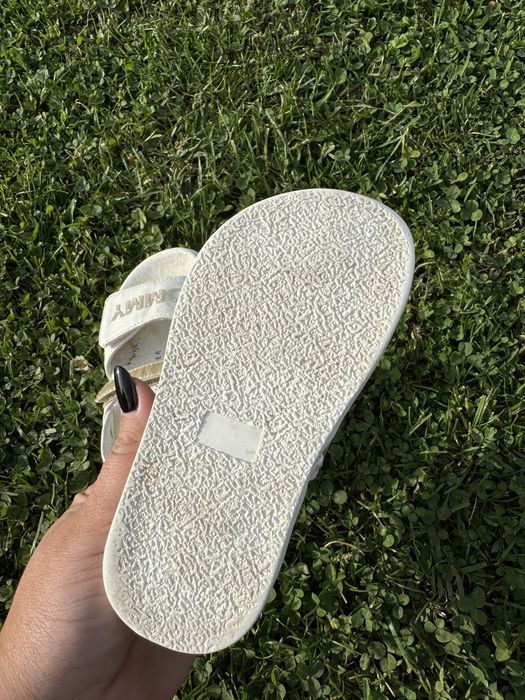 Sandale Tommy Hilfiger marimea 24 albe din piele