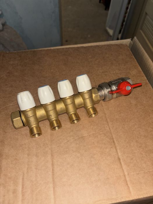 Distribuitor pentru Instalatii