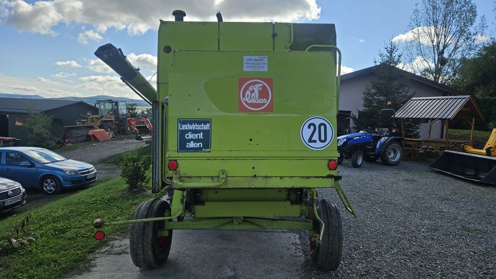 Combina CLAAS Compact 30