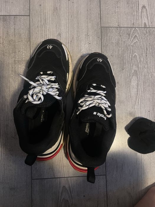 Adidasi Balenciaga triple s