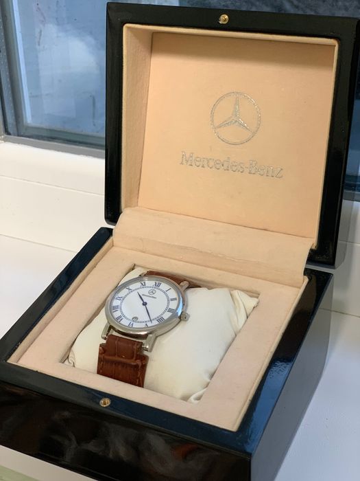 Mercedes Benz часовник