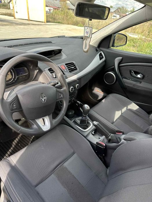 Vand renault megane 3 grandtour 1.5dci 110