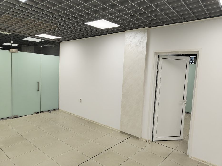 Дава се под наем Офис в Пловдив, Старият град - 100 кв.м за 663 € - Снимка #3