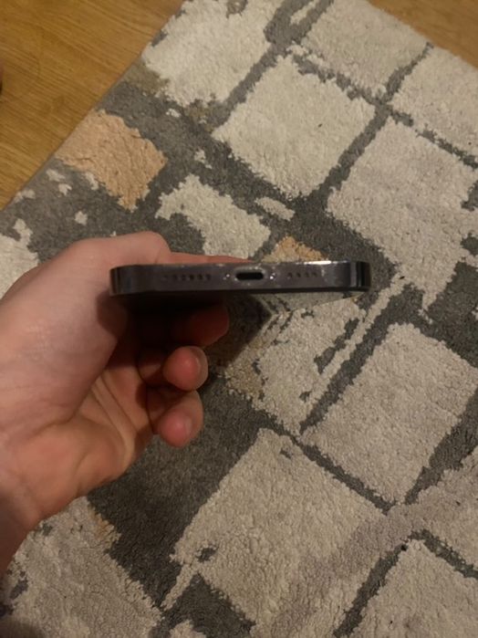 Iphone 14 pro max,256 gb(putin fisurat ecran)