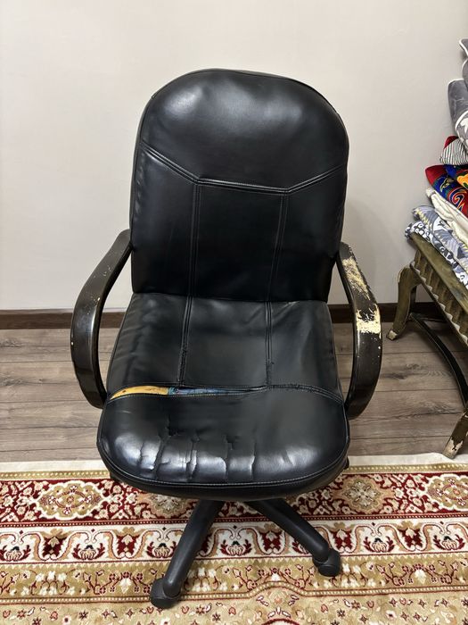 Продам офисное кресло
