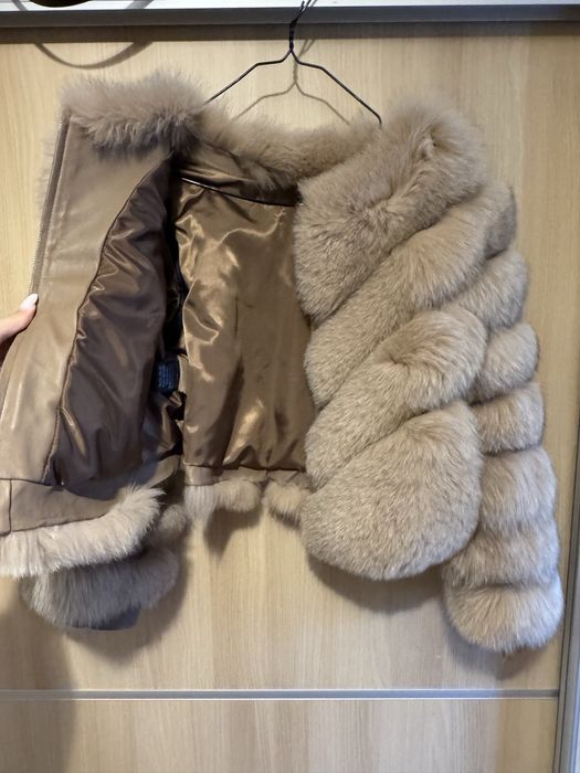 Чисто ново бежаво-кафяво палто косъм от лисица