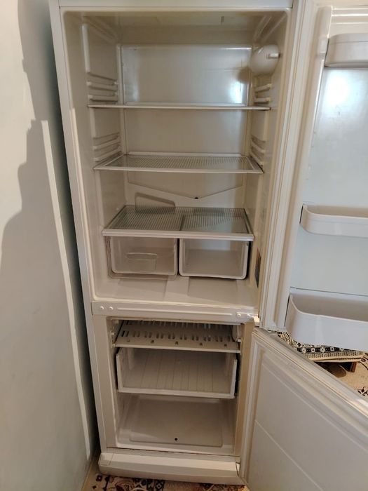 Холодильник  50000