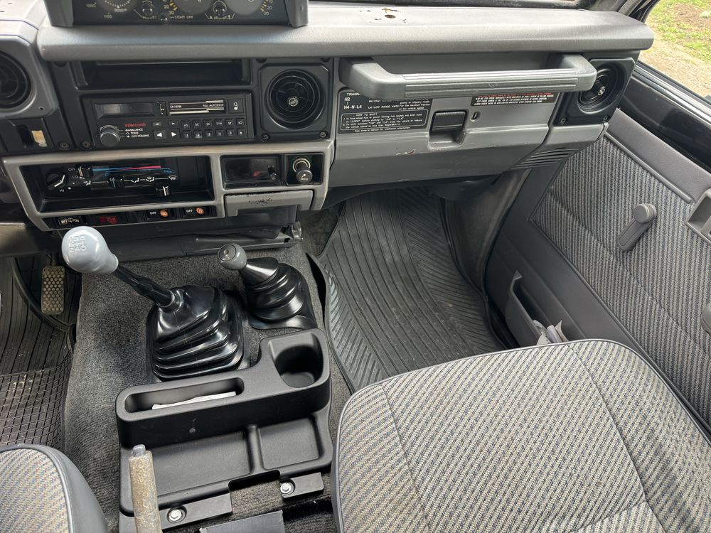 Toyota land cruiser lj 70