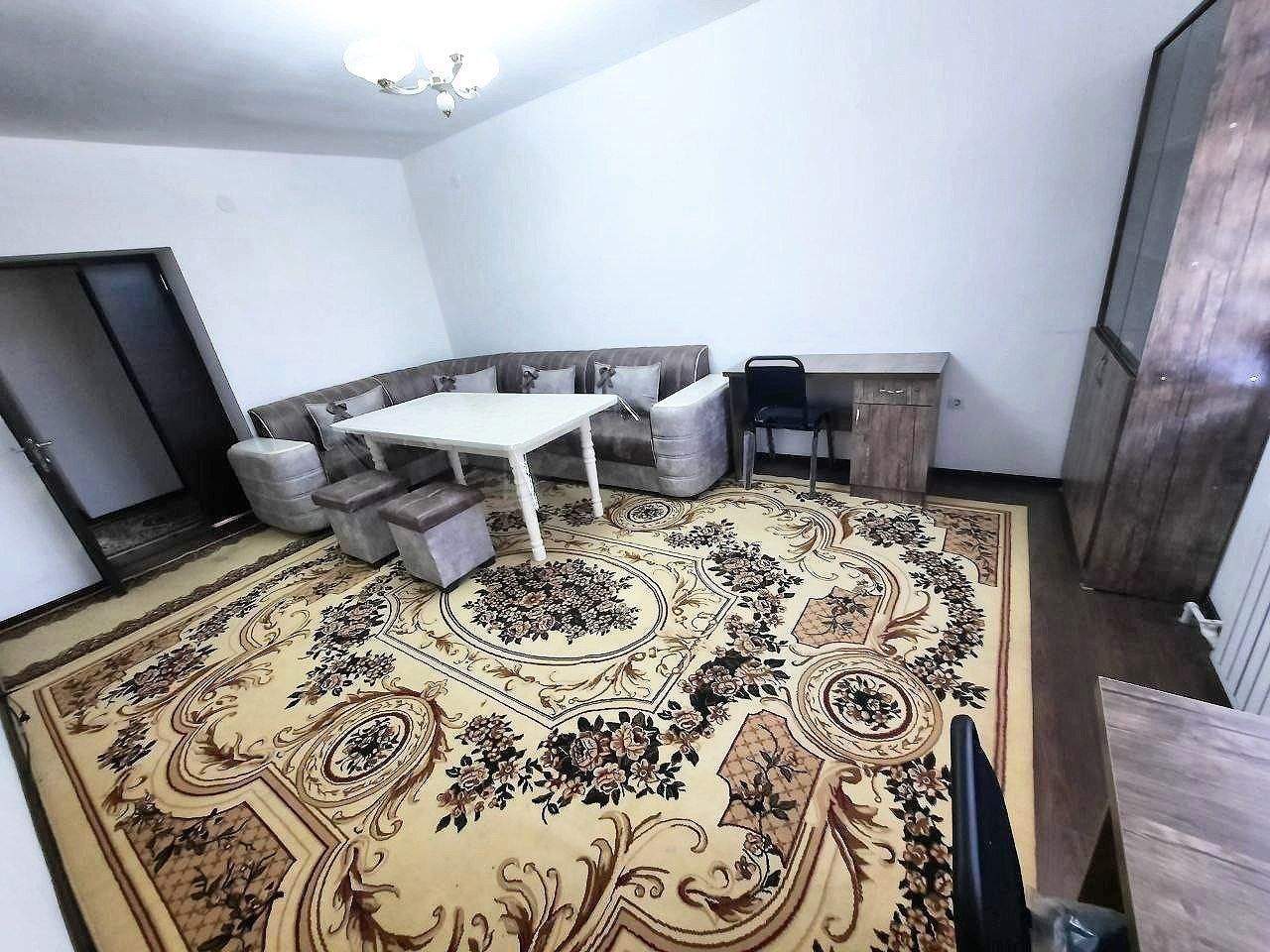 Tòy tepada 3 xonali kvartira ijaraga beriladi