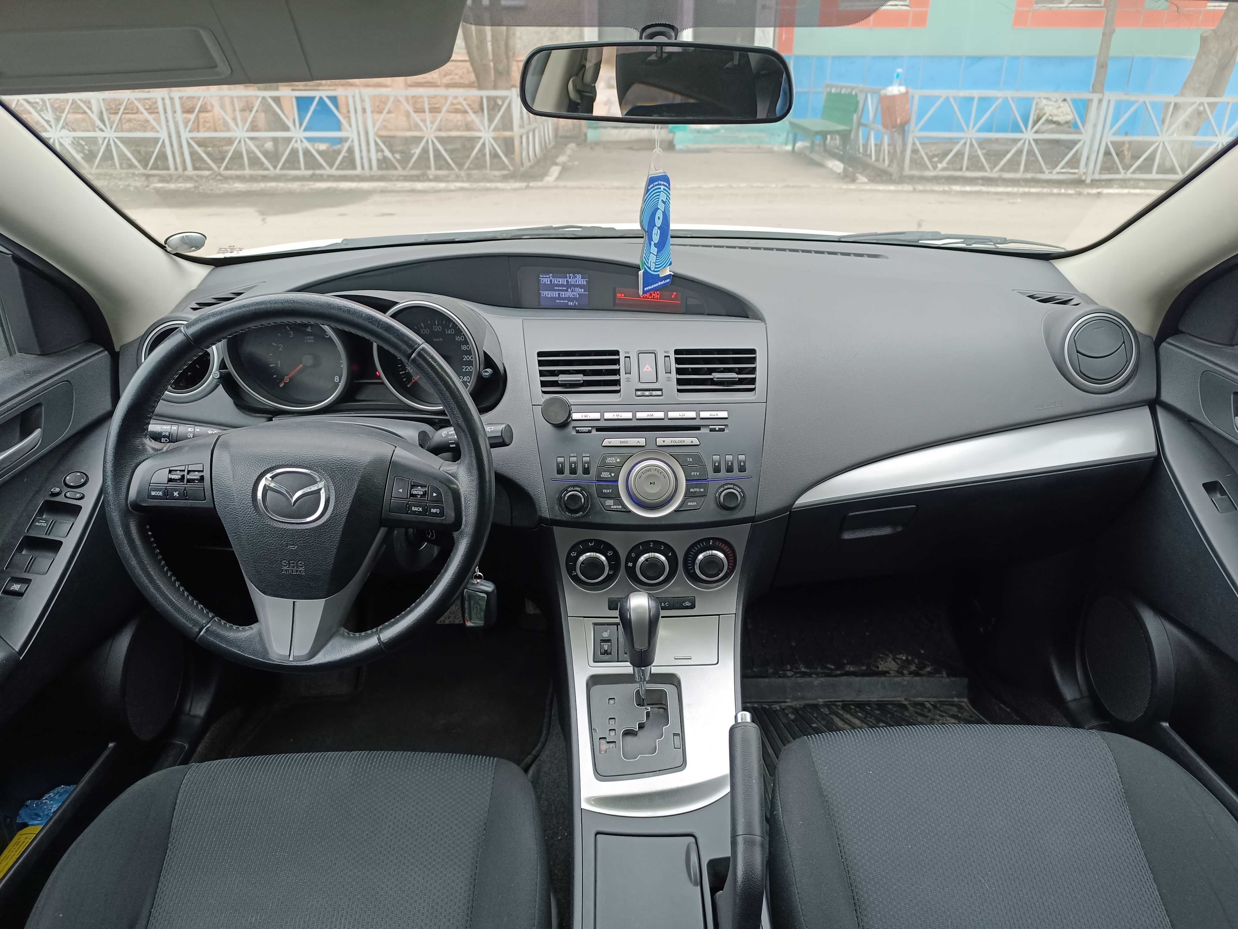 Mazda 3 bl 2011 год автомат продам