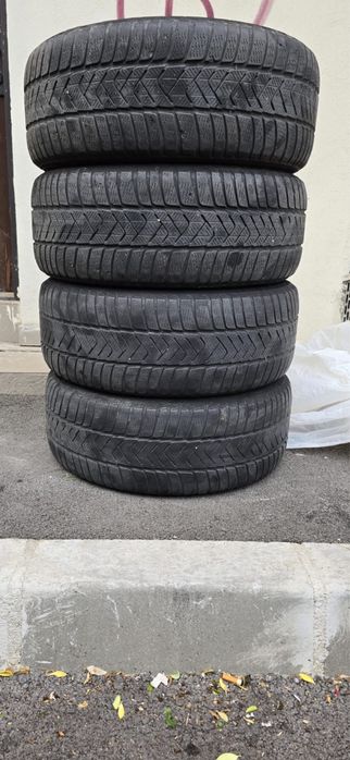 Anvelope de iarna Pirelli in stare foarte buna dot 2020 . Pret fix