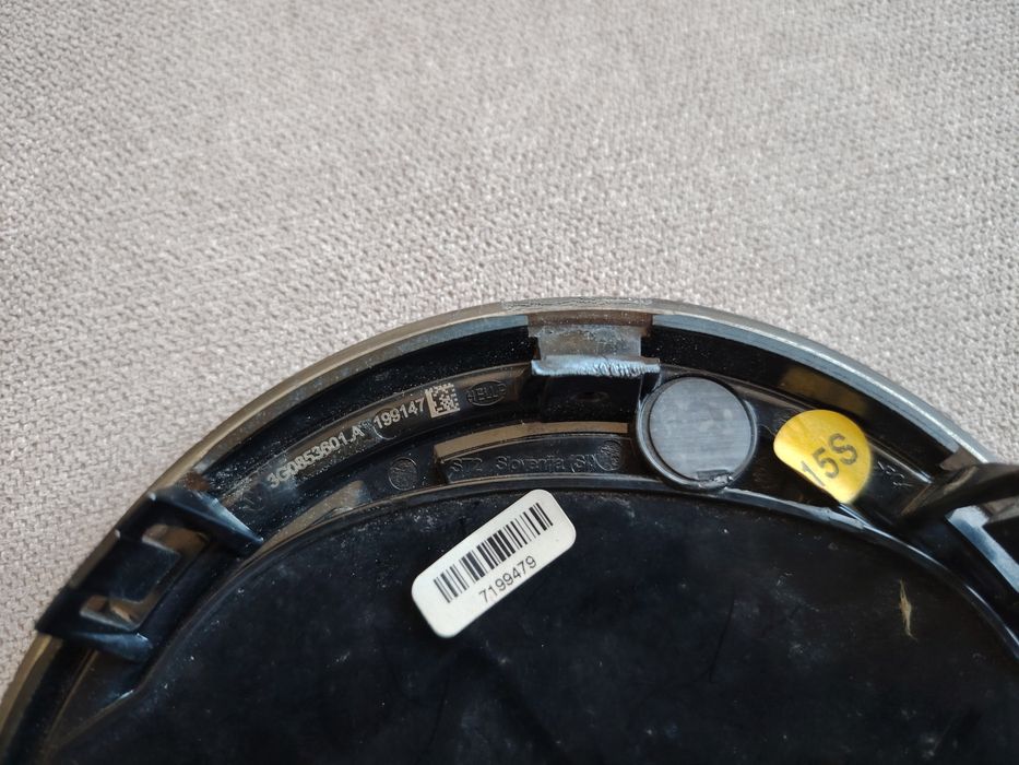 Оригинална предна емблема за дистроник заVW Golf 7