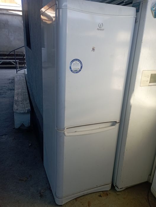 Холодильник Индезит б/у
