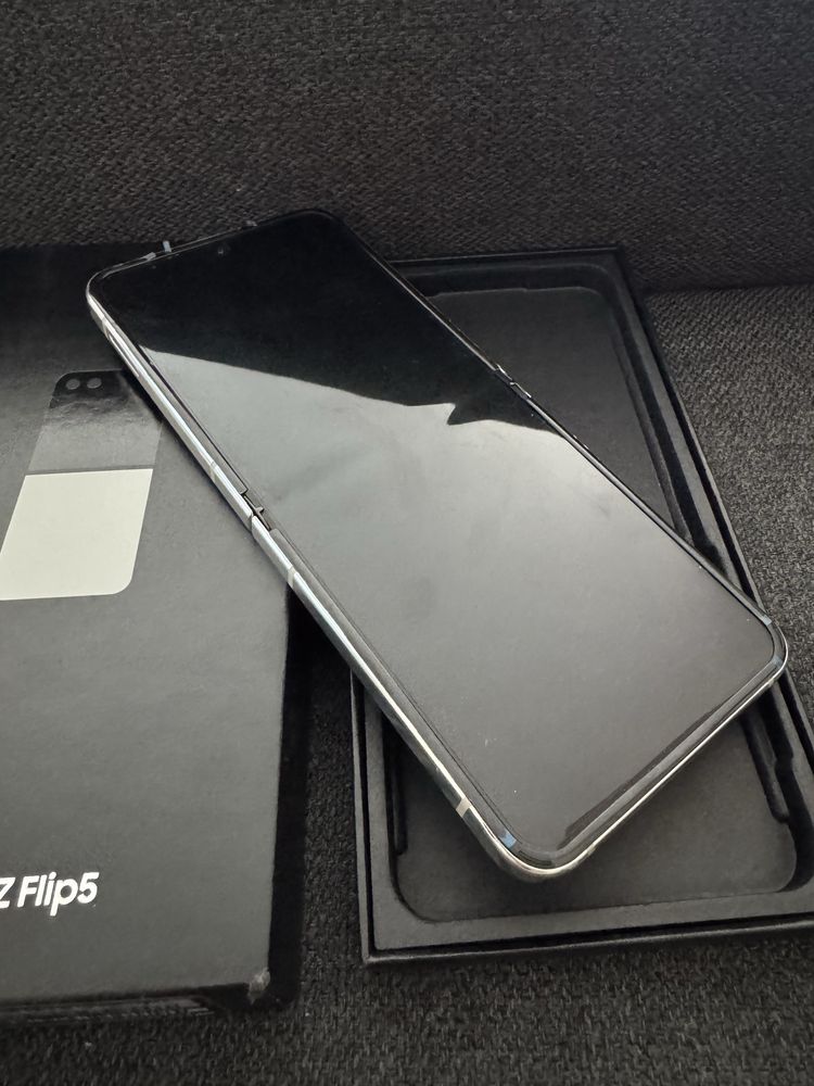 Samsung Z Flip 5