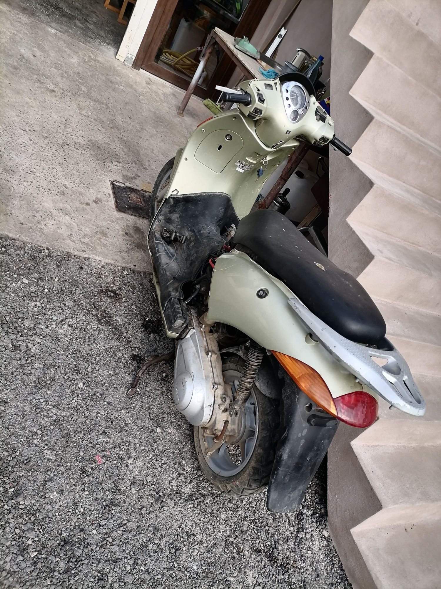 Dezmembrez honda 125cc