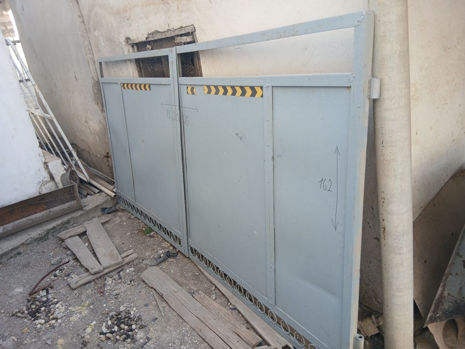 Продаю ворота 2 штуки