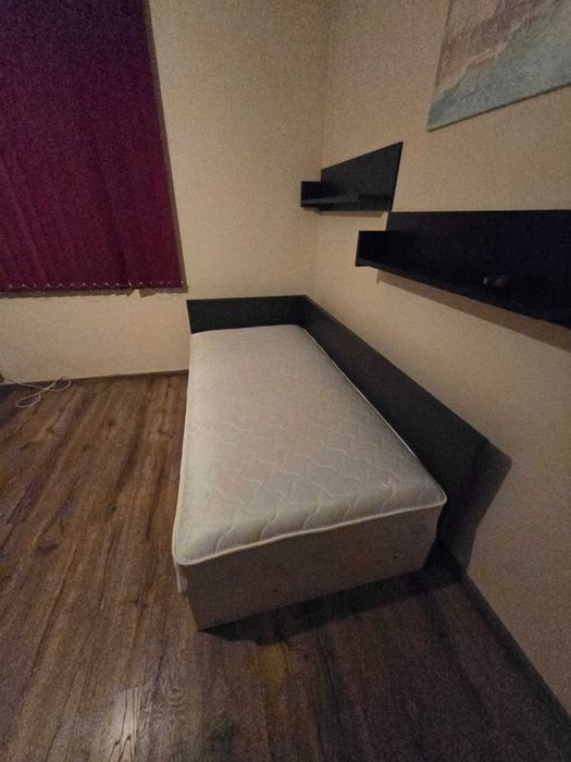 Единично легло с матрак