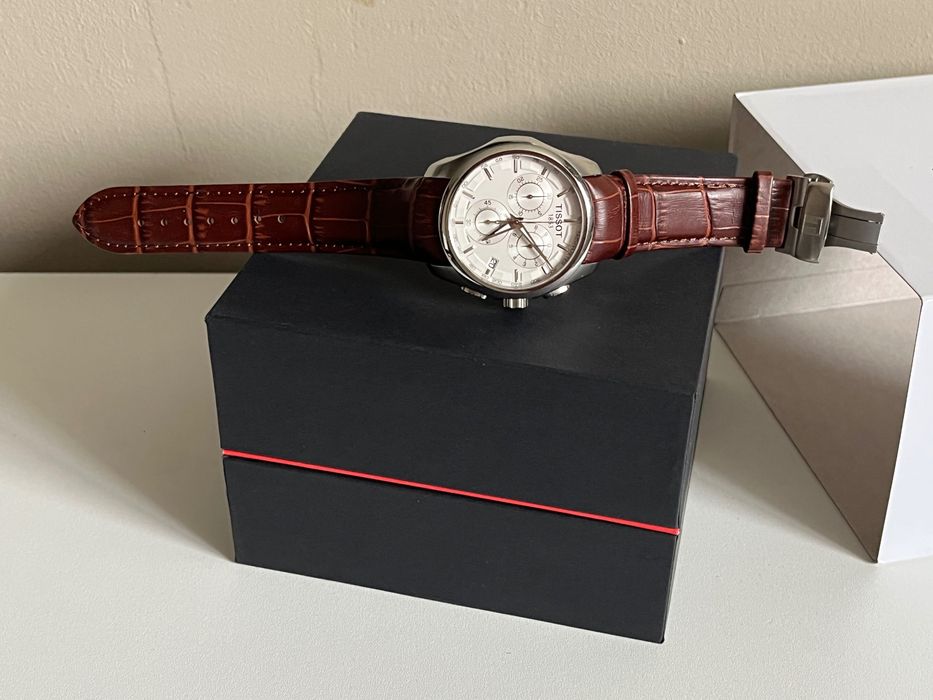 Ceas Tissot Couturier Chronograph, curea piele maro