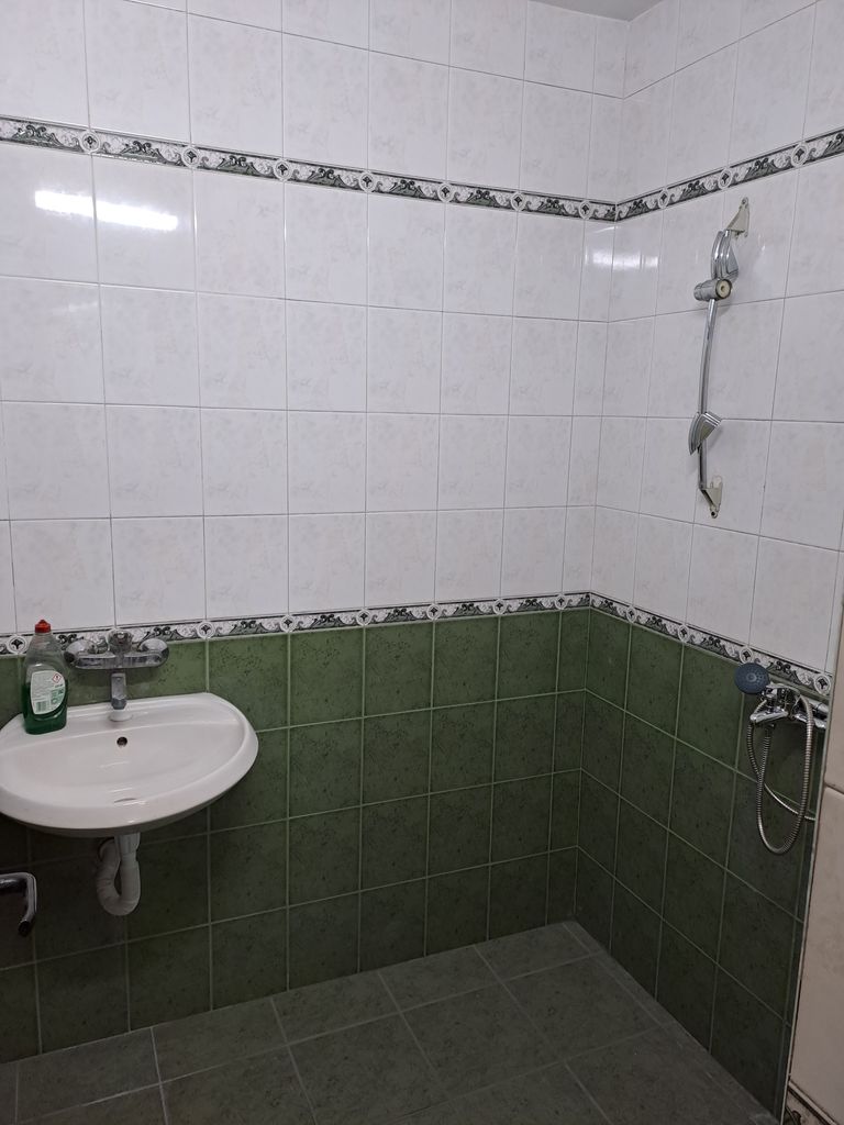 Дава се под наем Склад в Пловдив, Индустриална зона - Юг - 300 кв.м за 1173 € - Снимка #4