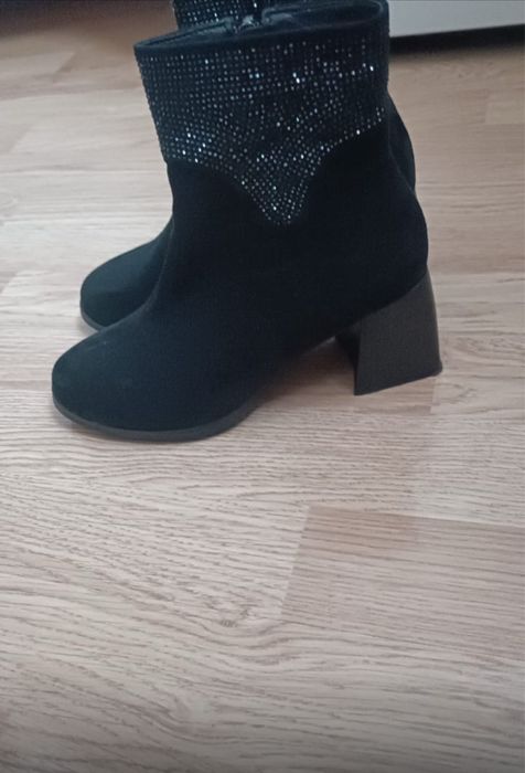 Продам осенние сапоги