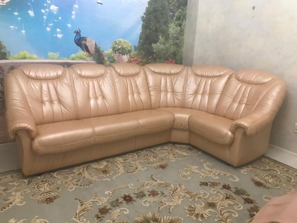 Шикарный кожаный диван!!!