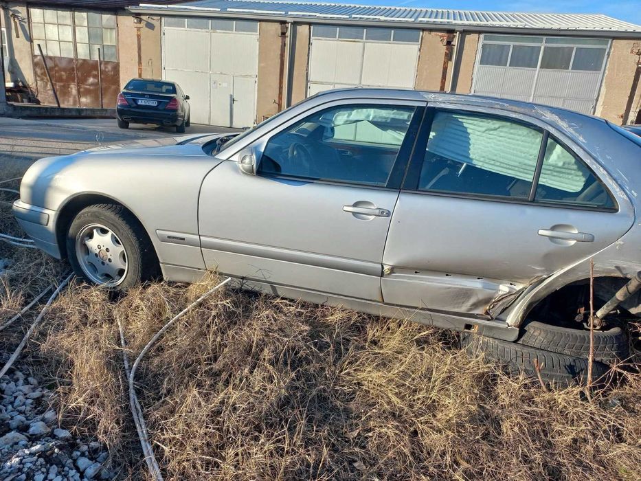 Mercedes Benz E-class w210 2.0 На Части