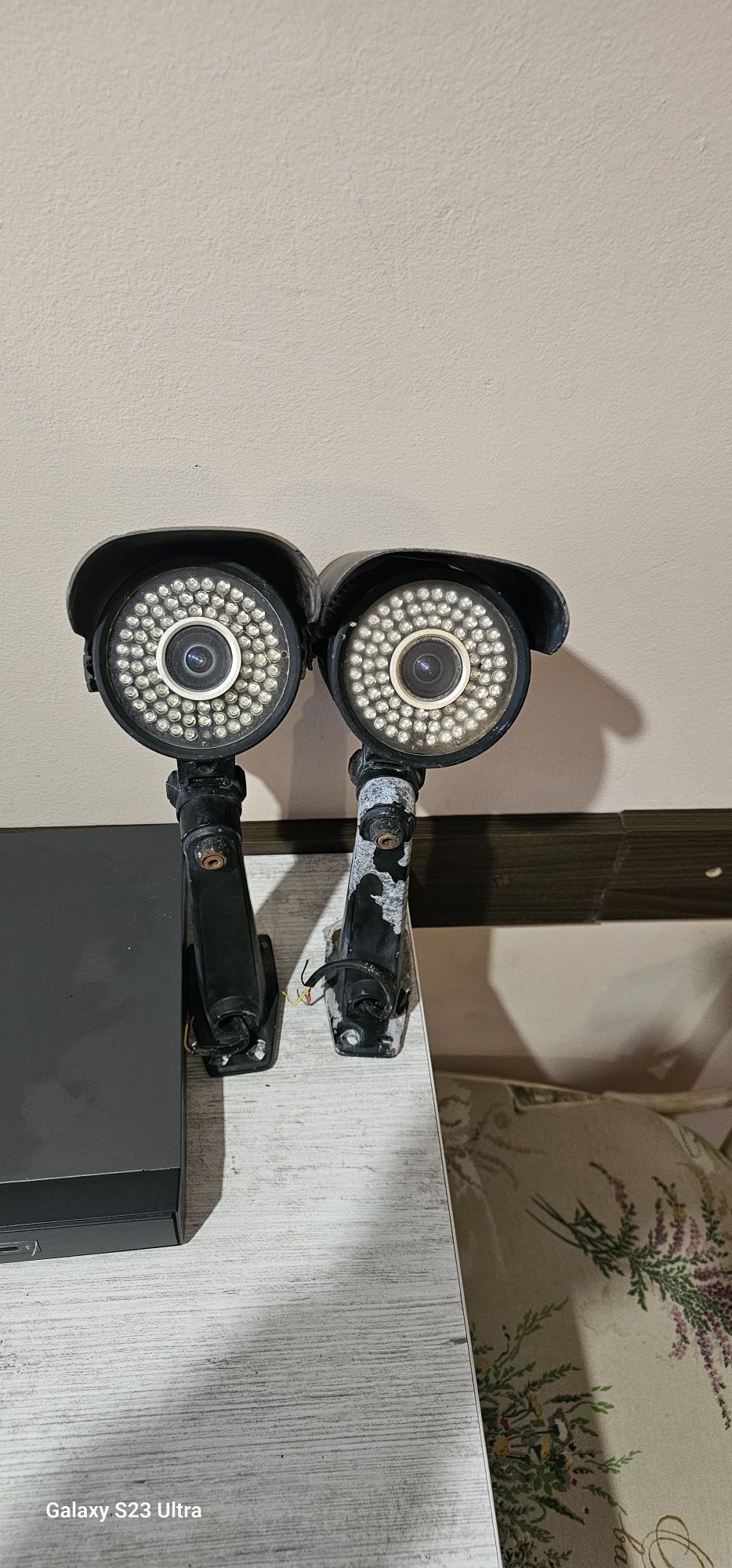 4 канален професионален цифров видеорекордер HIKVISION + 4 Камери