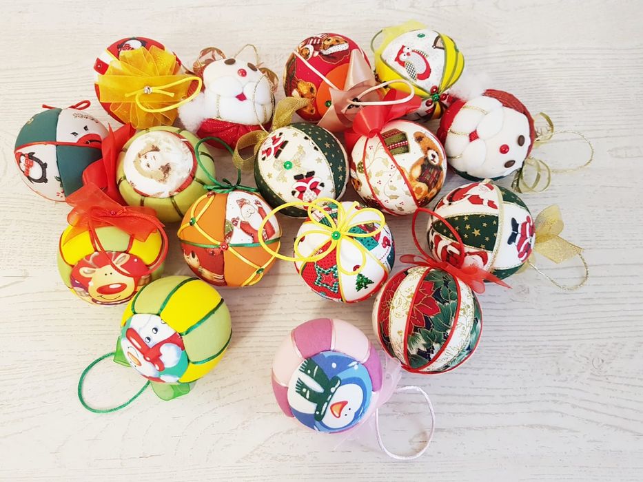 Vand globuri handmaid pentru brandul de Crăciun  20 lei bucata