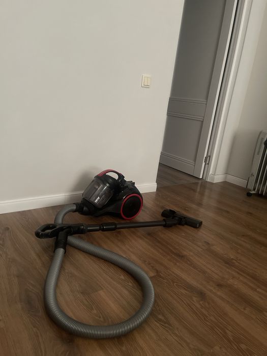 Продам пылесос супер мощный Samsung 390W Suction Power Cyclone Force