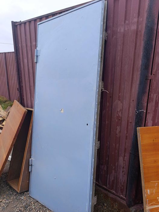 Дверь входная б/у