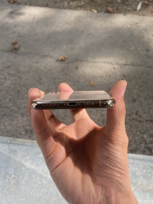 Iphone xs max holadi ideal hic qati qitirmagan