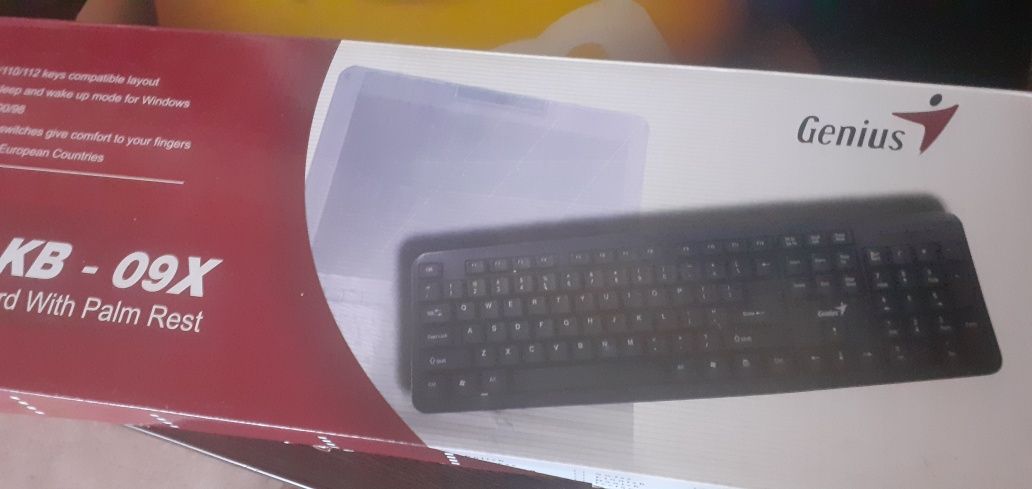 Продам клавиатуру