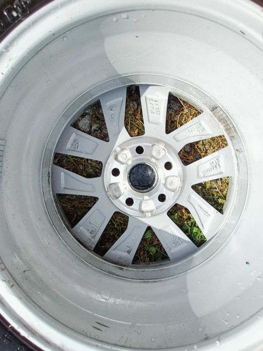 Vând roti cu jante de Skoda Fabia și cauciucuri noi