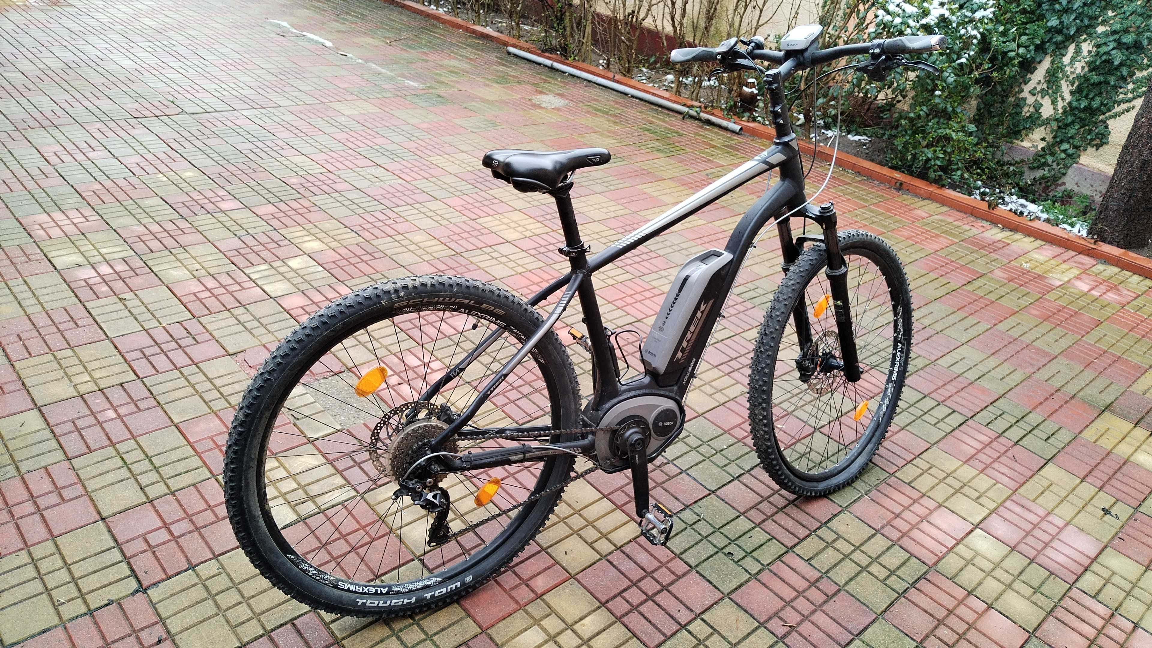 Vând bicicleta Ebike Trek SLX MTB  grup Bosch roti 29" baterie 500Ah