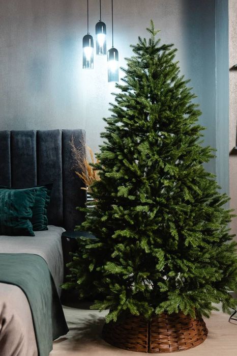 Продаётся пышная и красивая ёлка