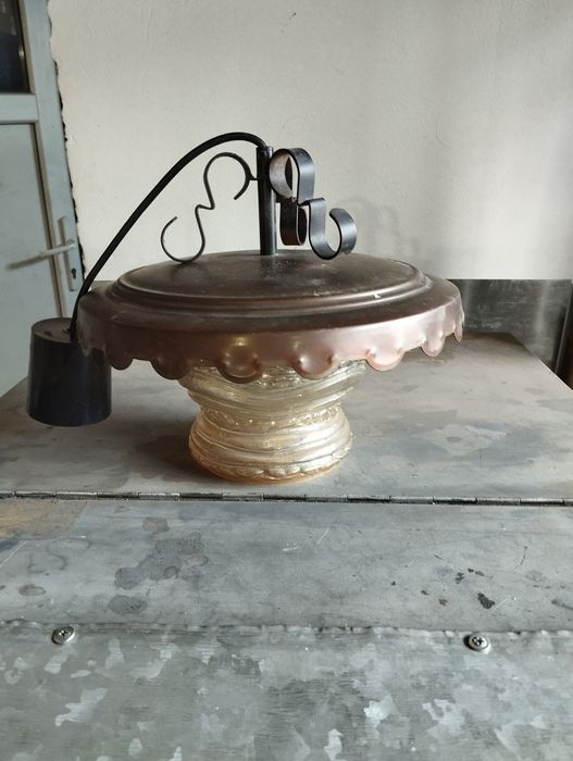 Vând lustră cu trei becuri