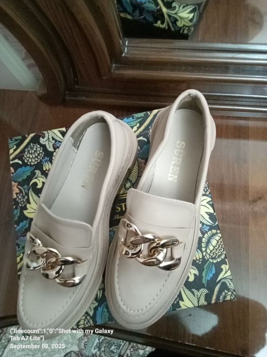 Yangi makasini sotiladi umuman kiyilmagan razmer 37