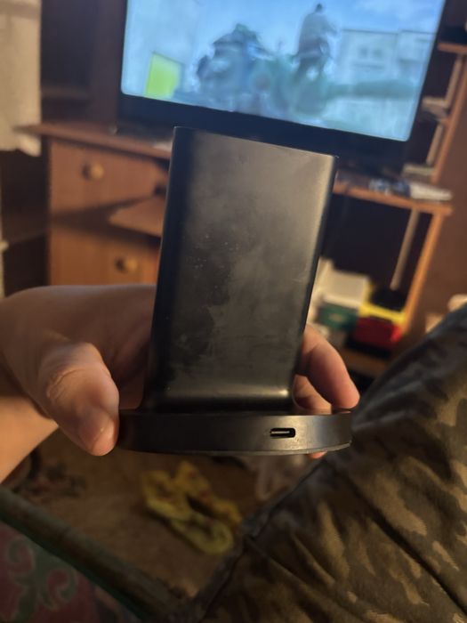 Продам подставку беспроводная зарядку MI хорошем состояний хорошо заря