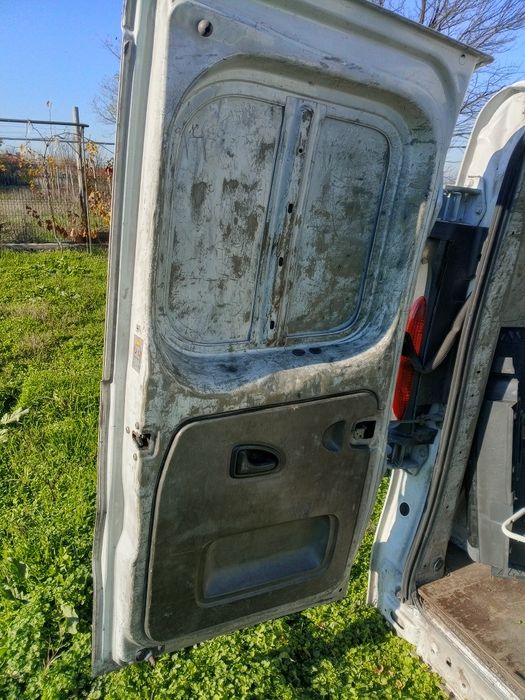 Врати за Опел Виваро