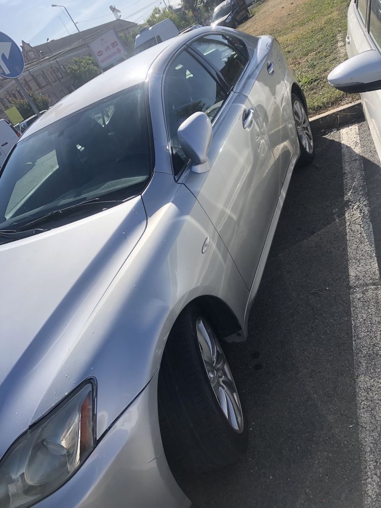 Se vinde lexus is 220d