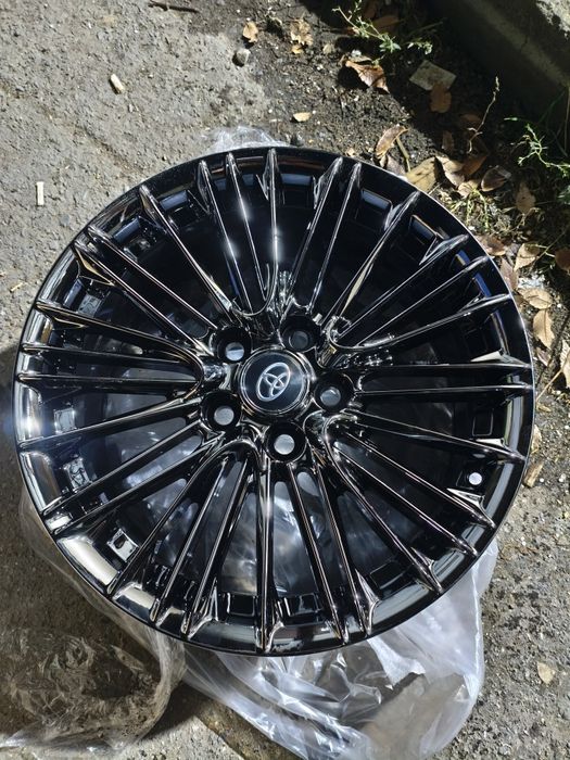 Черный хром Тойота Камри