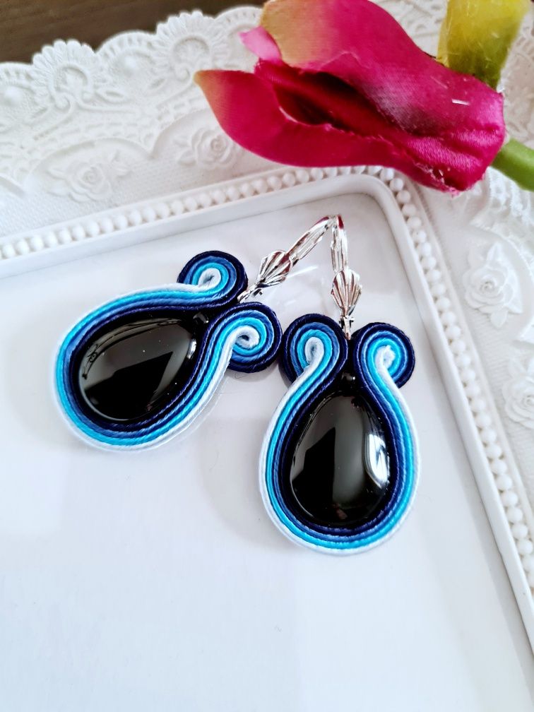 Cercei cu onix, soutache