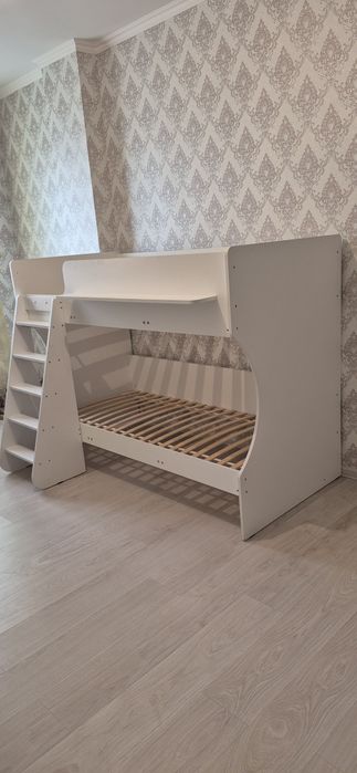 Двухъярусная кровать