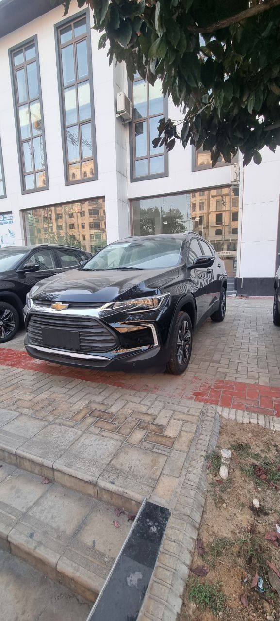 Treker premier pozitsiya