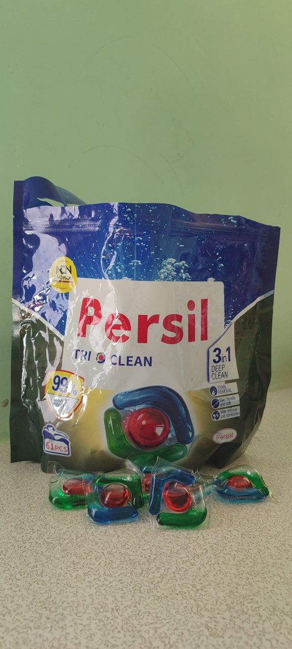 Капсулы для стирки Persil TRI CLEAN помогают сохранить яркость цветов,